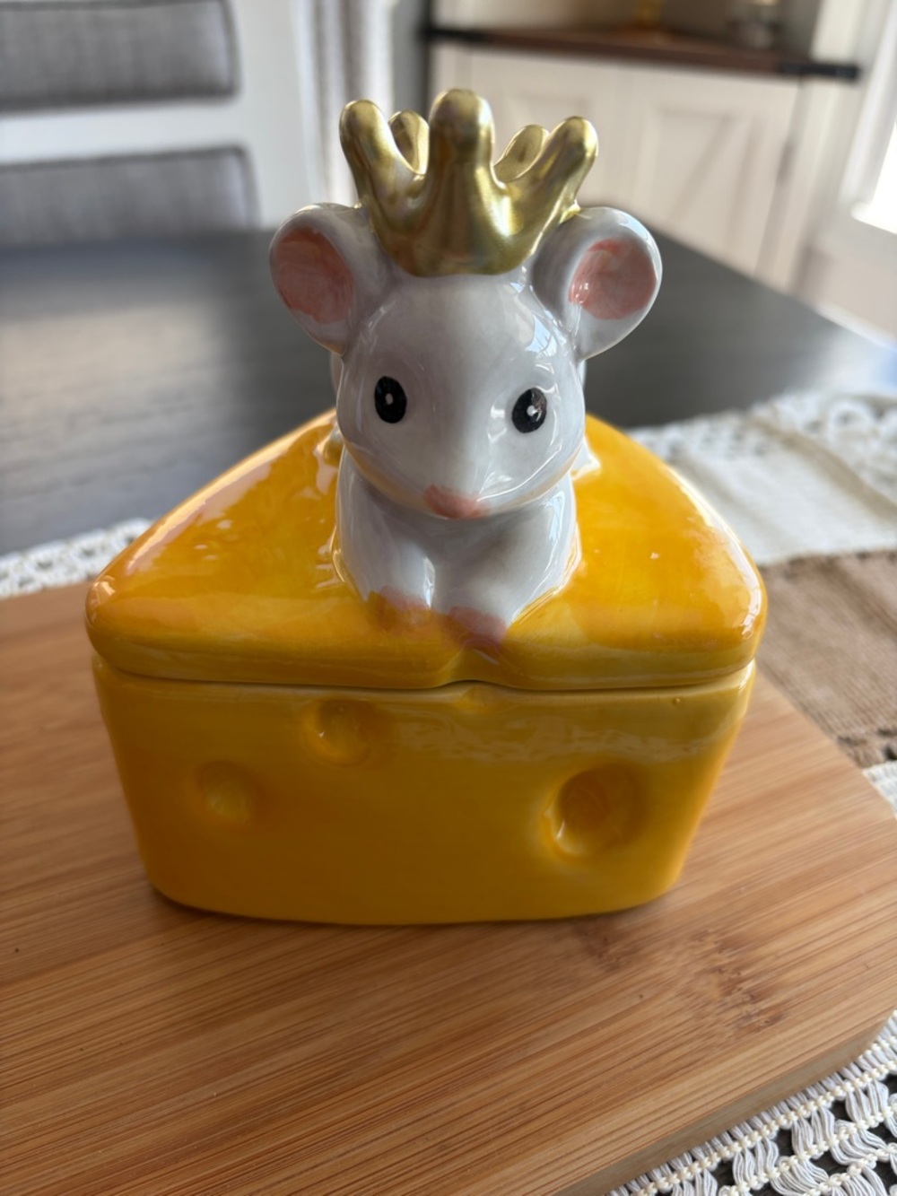 Ceramic Mouse on Cheese Trinket Box - Yellow with Gold Crown